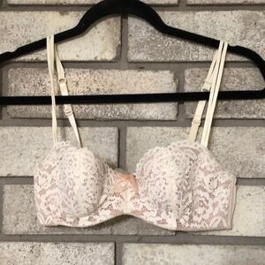 3for$20 bra has underwire 32C